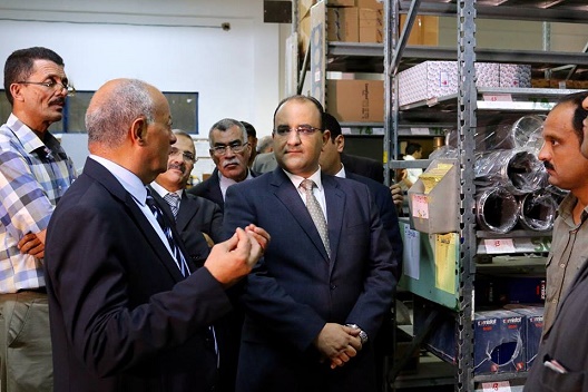 العودة المدرسية والجامعية : وزير النقل يُعاين جاهزية الحافلات في مستودع البكري